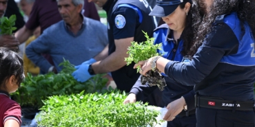 Büyükşehir’den Salihlili Üreticilere 34 Bin Sebze Fidesi (2)