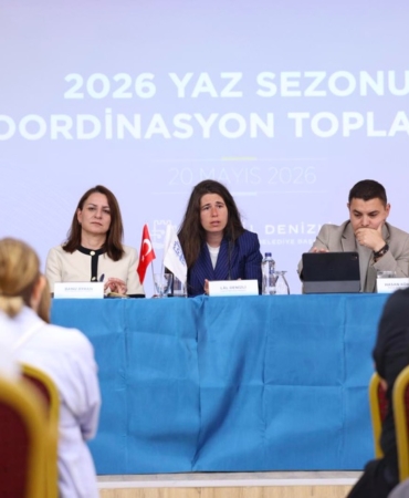 Çeşme Belediyesi 2026 yaz sezonu öncesi esnafla bir araya geldiPHOTO-2026-05-20-14-10-53