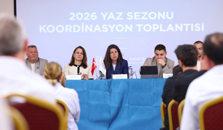 Çeşme Belediyesi 2026 yaz sezonu öncesi esnafla bir araya geldiPHOTO-2026-05-20-14-10-53