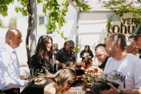 Çeşme Belediyesinden yerel üretime destek_ 80 bin fide üretimiyle rekorPHOTO-2026-05-07-15-18-05 3