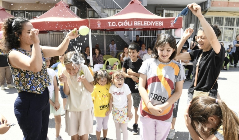 Çiğli Güzeltepe Kadın Dayanışma Merkezi’nde Yılsonu Şenliği