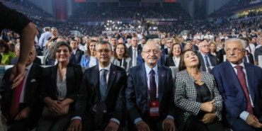 Izmirde-Ozgur-Ozele-tam-destek-Yalnizca-bir-belediye-baskani-sessiz-kaldi-scaled