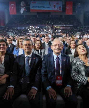 Izmirde-Ozgur-Ozele-tam-destek-Yalnizca-bir-belediye-baskani-sessiz-kaldi-scaled