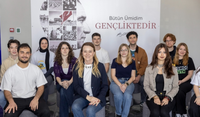 Gençlik 19 Mayıs’ı Ferdi Zeyrek Gençlik Merkezi’nde kutluyor