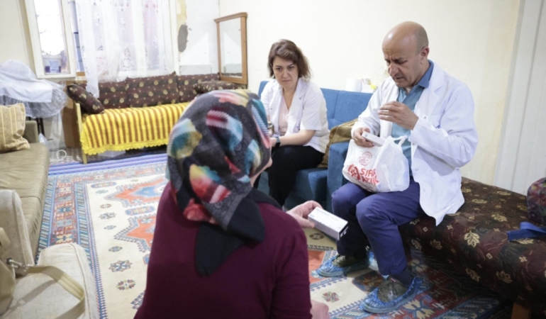 ​Konak Belediyesi sağlık danışmanlığı hizmetiyle vatandaşların yanında