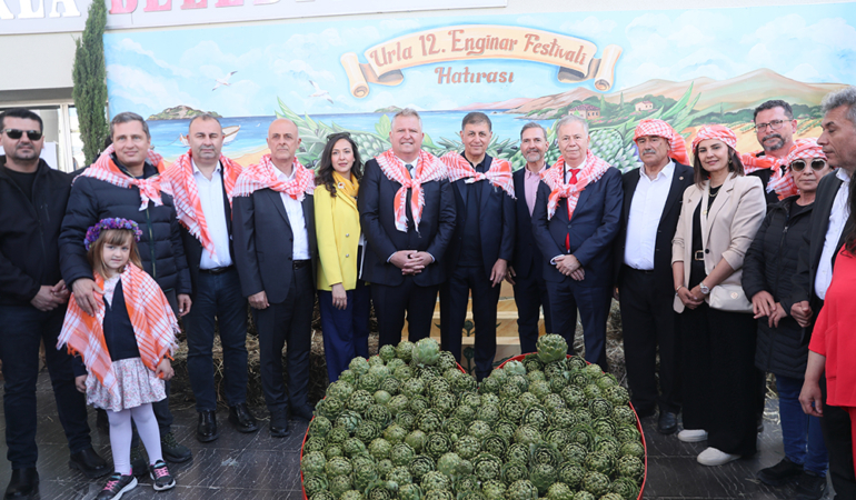 Urla Enginar Festivali Coşkuyla Başladı: Sokaklar Şölene Döndü