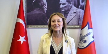 konak-belediye-baskani-nilufer-cinarli-mutlu