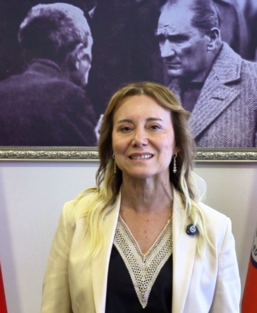 konak-belediye-baskani-nilufer-cinarli-mutlu