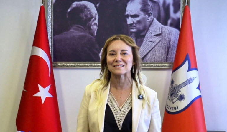 konak-belediye-baskani-nilufer-cinarli-mutlu