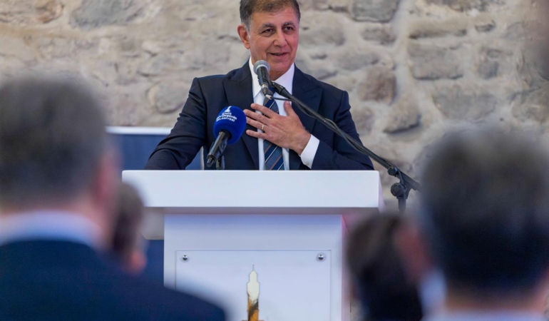 İzmir sahneye çıkıyor