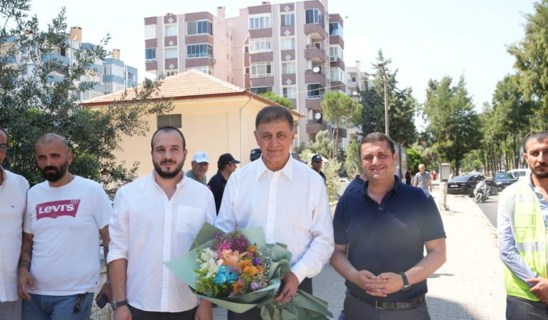 Başkan Tugay asfalt çalışmalarını yerinde inceledi