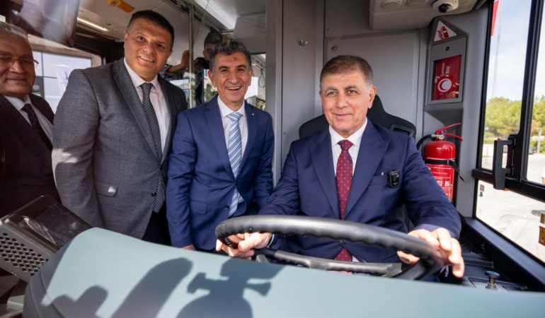 İzmir’in ulaşım geleceği ortak akılla şekilleniyor