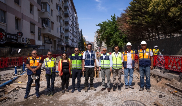 İzmir’de 3 milyar liralık alt yapı dönüşümü sürüyor