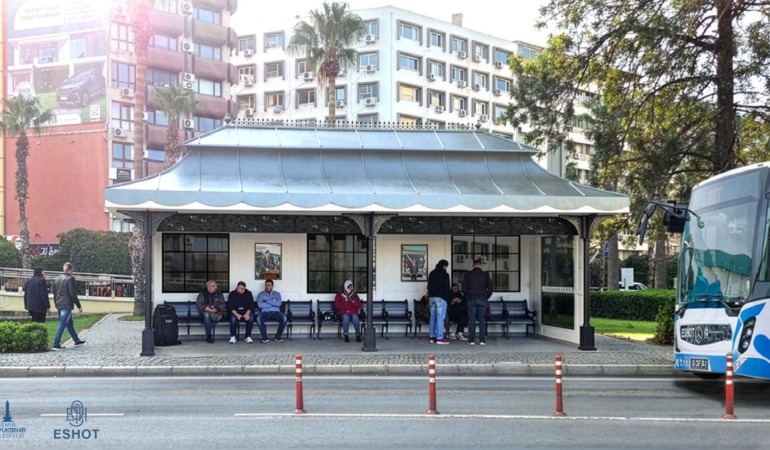 İzmir’in kimliğini yansıtan simgesel durak