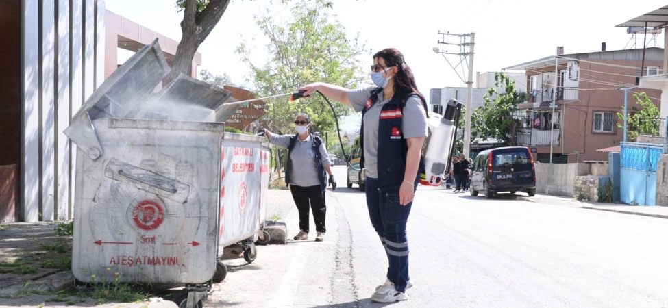 BAYRAKLIDA YAZ BOYUNCA İLAÇLAMA SEFERBERLİĞİ (4)
