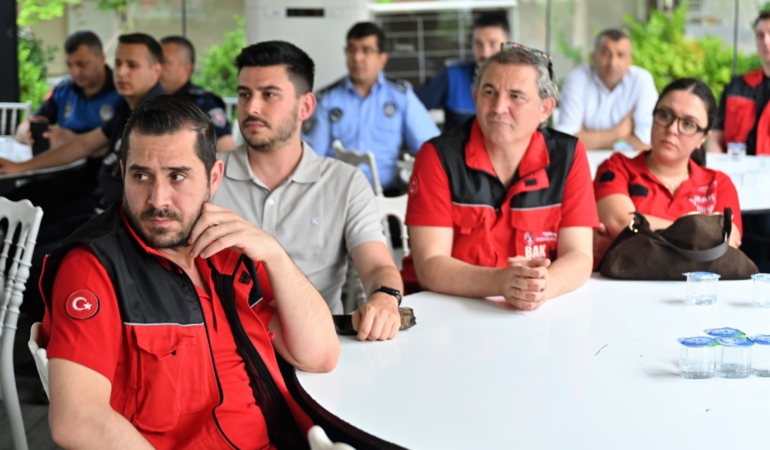 Bornova’da orman yangınlarının nedenleri ve çözüm yolları masaya yatırıldı