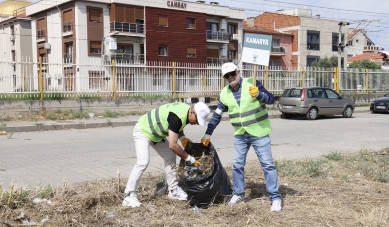 Çiğli’de Çevre Günü Etkinliği: Çöpler Toplandı, Çevre Bilinci Kazandı