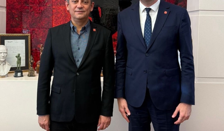 Özgür Özel İzmir’e geliyor, ilçe örgütleri üyeleri topluyor