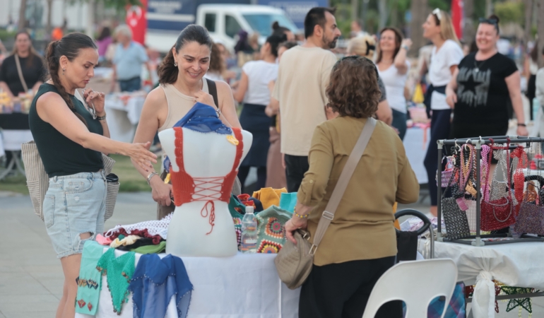 Karantina Meydanı kermesine kavuştu
