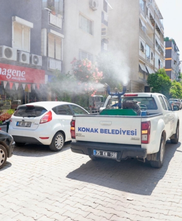 Konak’ta sivrisineklere karşı ilaçlama seferberliği Ekipler her gün sahada! (2)