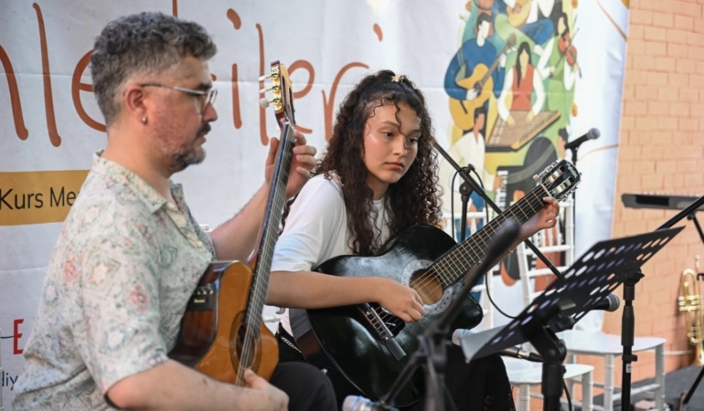 Bornova’da müzik rüzgarı