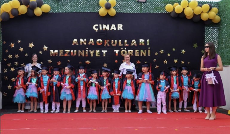 ÇINAR ANAOKULLARI’NDA MEZUNİYET COŞKUSU