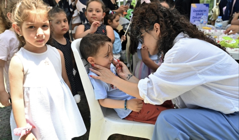 Bornova Büyükpark’ta miniklerin büyük sergisi