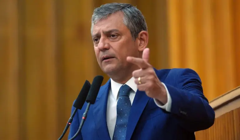 ozgur-ozel-3