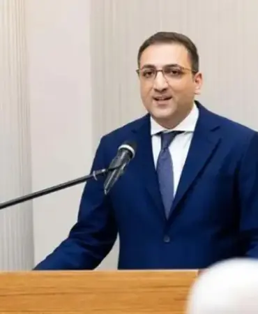 zMLD-gozaltina-alinan-balcova-belediye-baskani-onur-yigite-ev-hapsi-verildi-9058