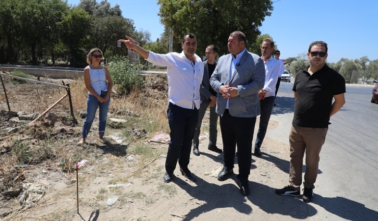 Başkan Çiçek Sokakta, Vatandaşla İç İçe