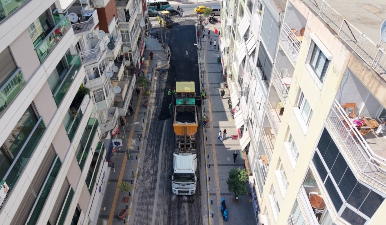 Balçova Ata Caddesi tamamen yenileniyor
