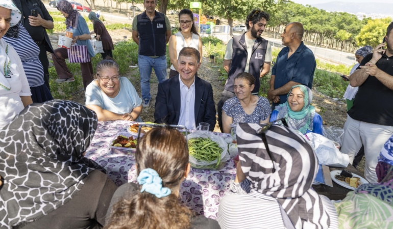 Kadifekalelilerden Başkan Tugay’a sevgi seli