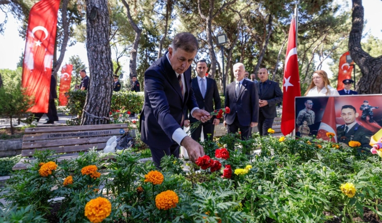 15 Temmuz şehitleri İzmir’de dualarla anıldı