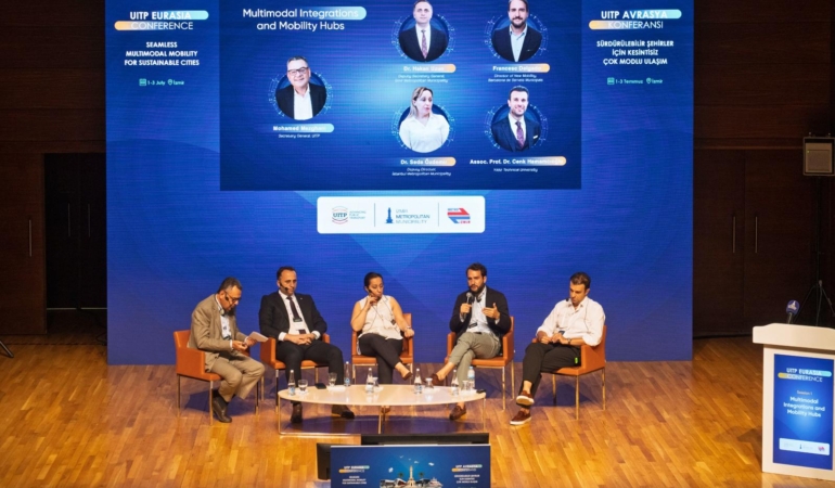 İzmir, sürdürülebilir ulaşımın yol haritasını dünyayla paylaşıyor