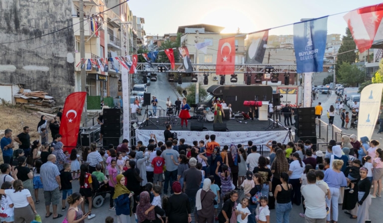 İzmir Büyükşehir Belediyesi mahalle kültürünü yeniden canlandırıyor
