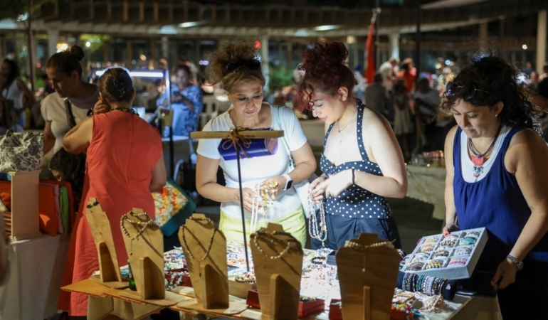 Karantina’da renkli buluşma: Gece Kermesi, Gün Batımı Konseri ile taçlandı