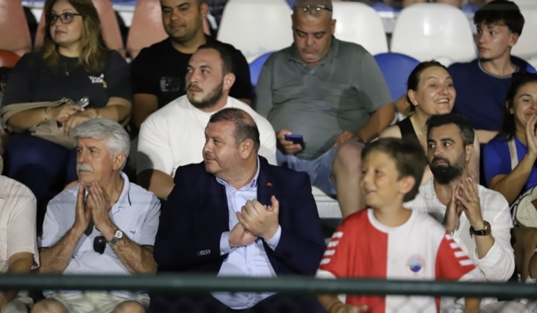 Menderes’i Şampiyonluk Coşkusu Sardı