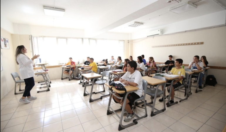 Karşıyaka Belediyesi’nden öğrencilere tercih desteği