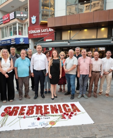 Srebrenitsa’da katledilen canlar Konak’ta anıldı (5)