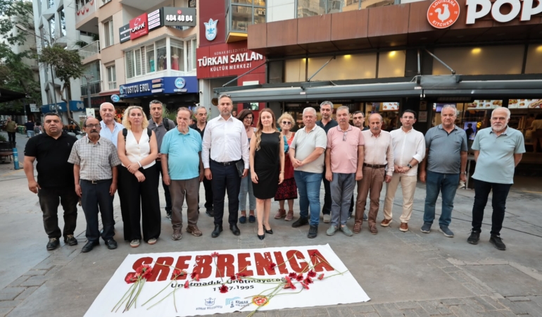 Srebrenitsa’da katledilen canlar Konak’ta anıldı (5)