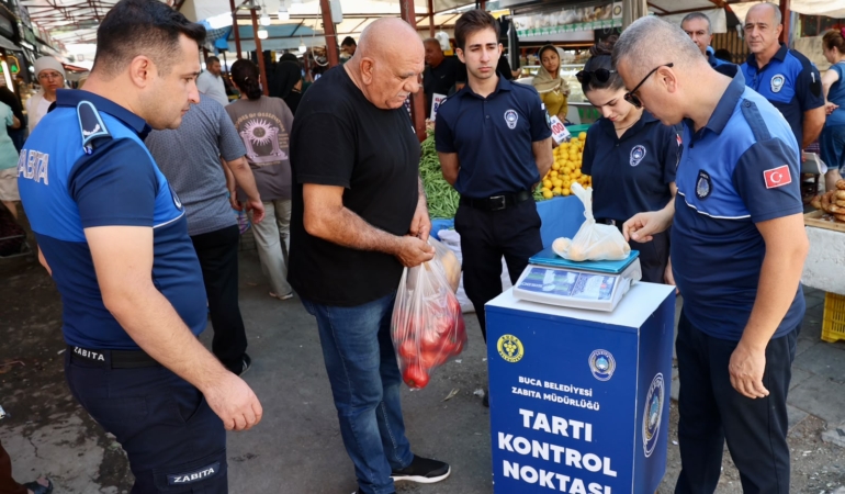 Buca’nın pazarlarında güvenli alışveriş dönemi