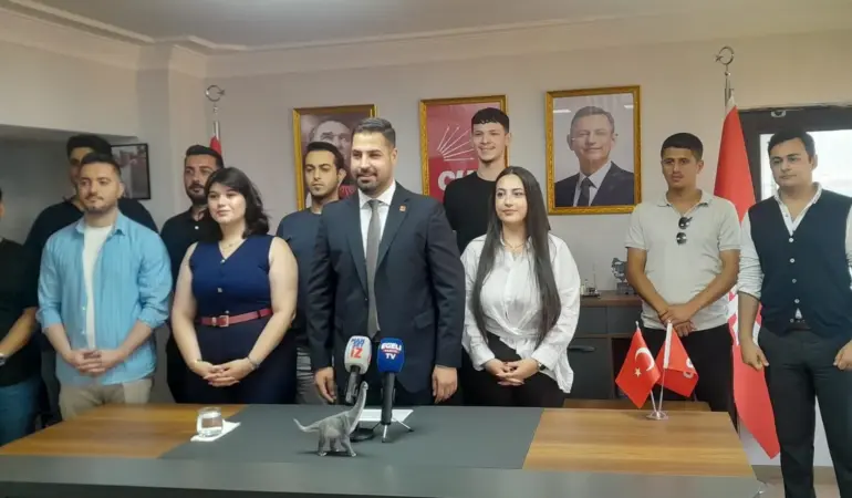 CHP İzmir Gençlik Kolları’ndan Nalbantoğlu çıkışı: “Bütün umut gençliktedir”