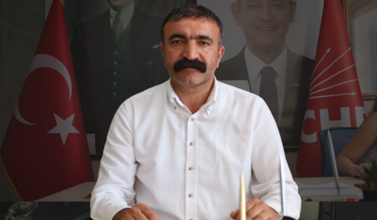CHP Çiğli İlçe Başkanı Erkan Akar’dan ‘Pişman Değilim’ Mesajı: “Genel Başkanımız Özgür Özel’in Yanındayım”