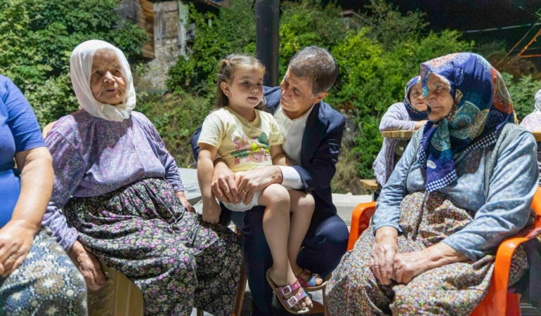 Başkan Tugay’dan Beydağlı kadınlara çağrı: Üretin, alım garantisi bizden