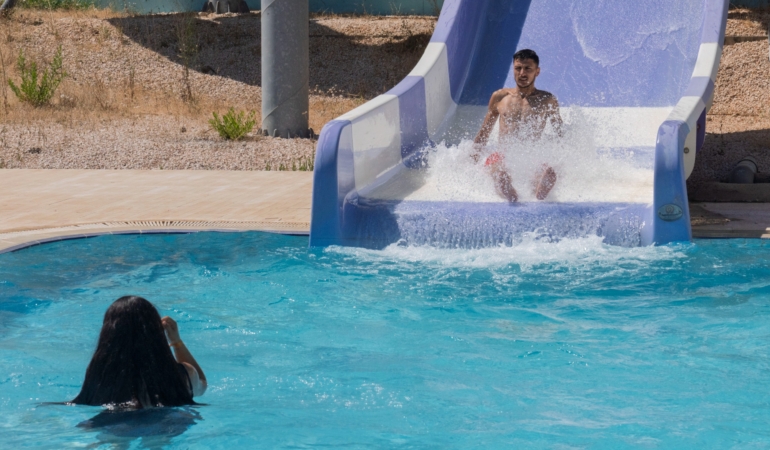 Büyükşehir’den gençlere aquapark keyfi
