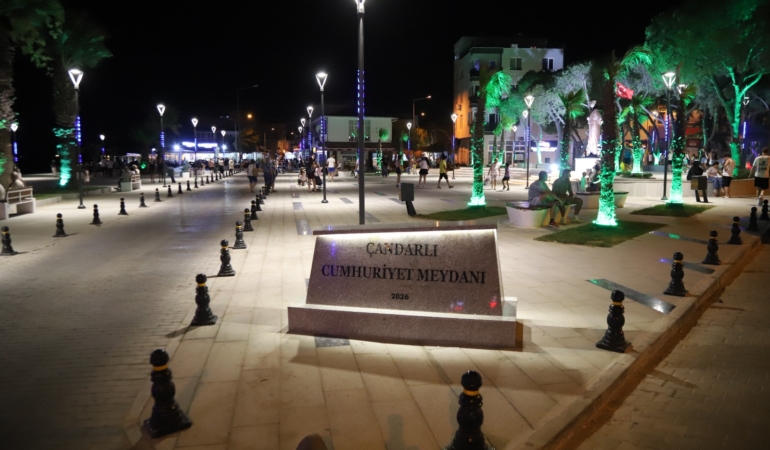 Çandarlı’nın yeni Cumhuriyet Meydanı açılıyor