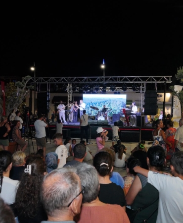 AYVALIK, TARİHİ GÜMRÜK MEYDANI'NA KAVUŞTU (5)