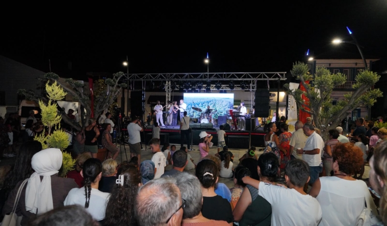 AYVALIK, TARİHİ GÜMRÜK MEYDANI'NA KAVUŞTU (5)