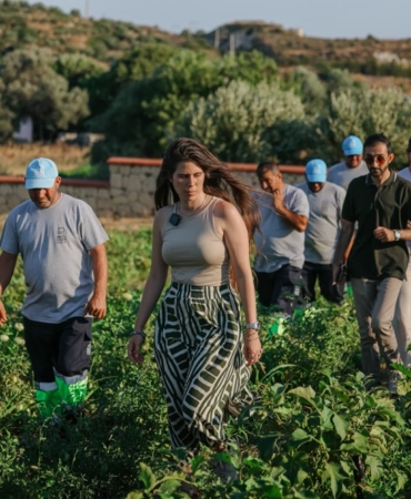 Başkan Denizli’den Çeşme’nin Yerel Değerlerine Tarımsal DestekPHOTO-2026-08-06-19-54-20