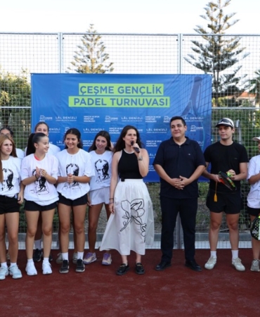 Çeşme’de spora yeni yatırım_ 16 Eylül Kurtuluş Parkı’na padel kortu kazandırıldıPHOTO-2026-08-20-21-22-10 2
